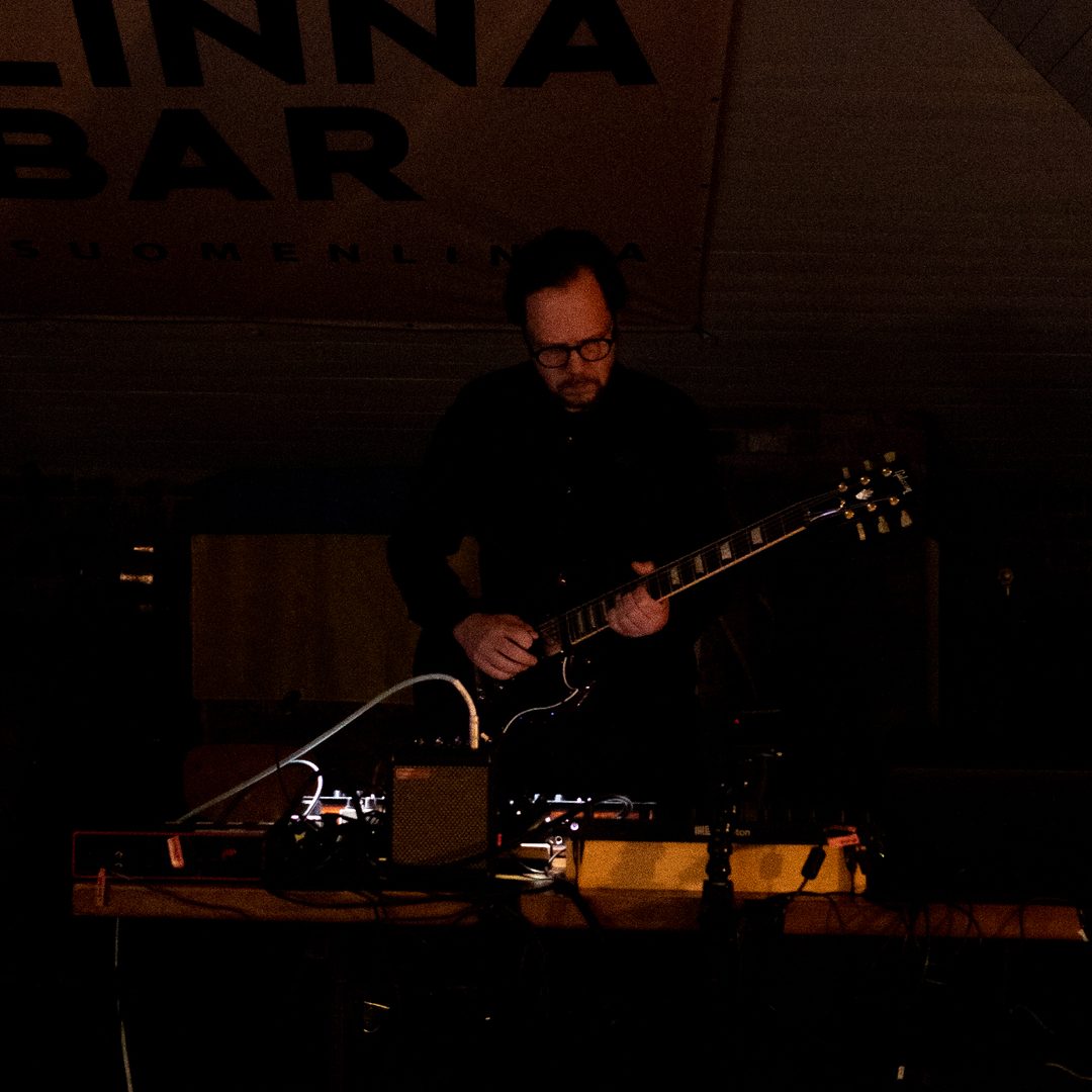 Guitar, live